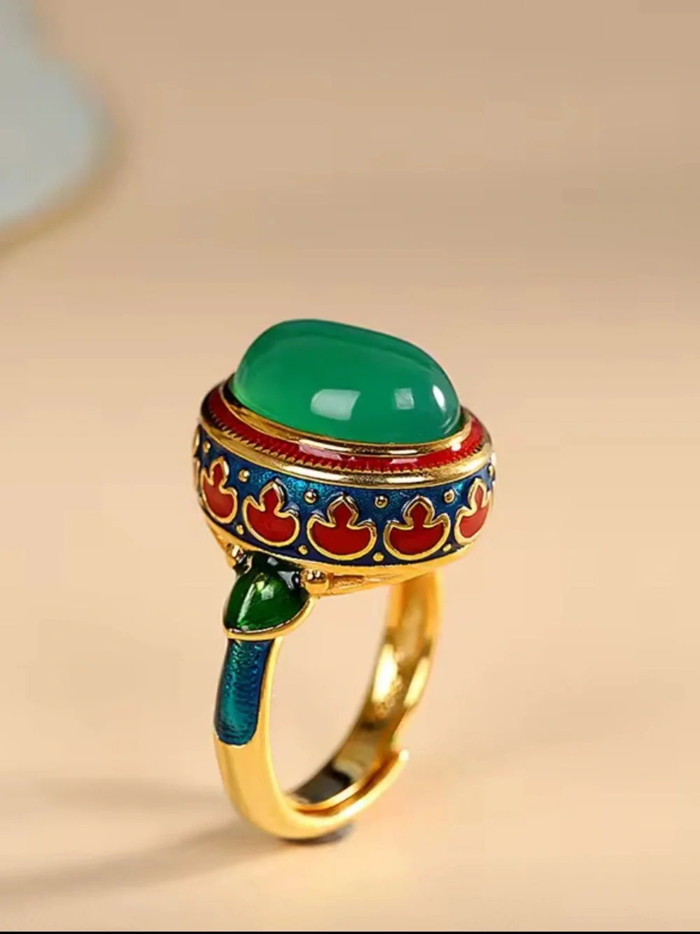 Vintage Imperial Green Agate Enamel Ring